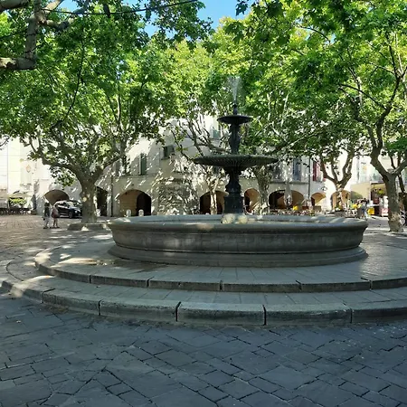 A Fleur De Rue Climatise Centre * Uzès